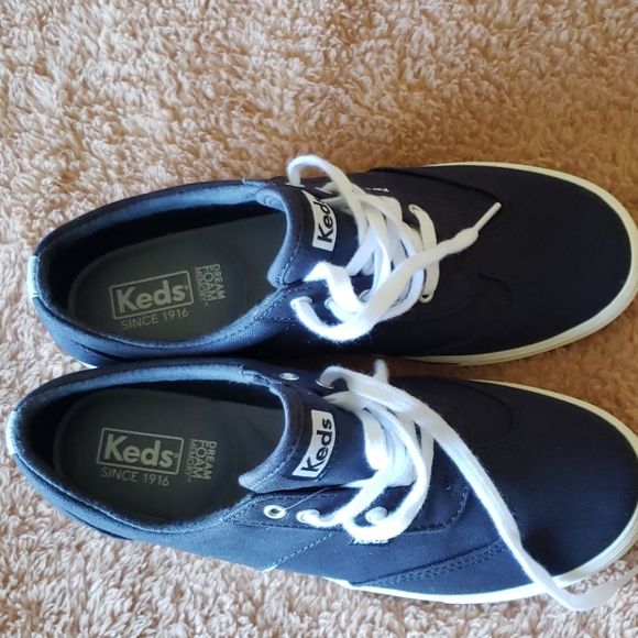 Shoes 👞 - Picture 2 of 6